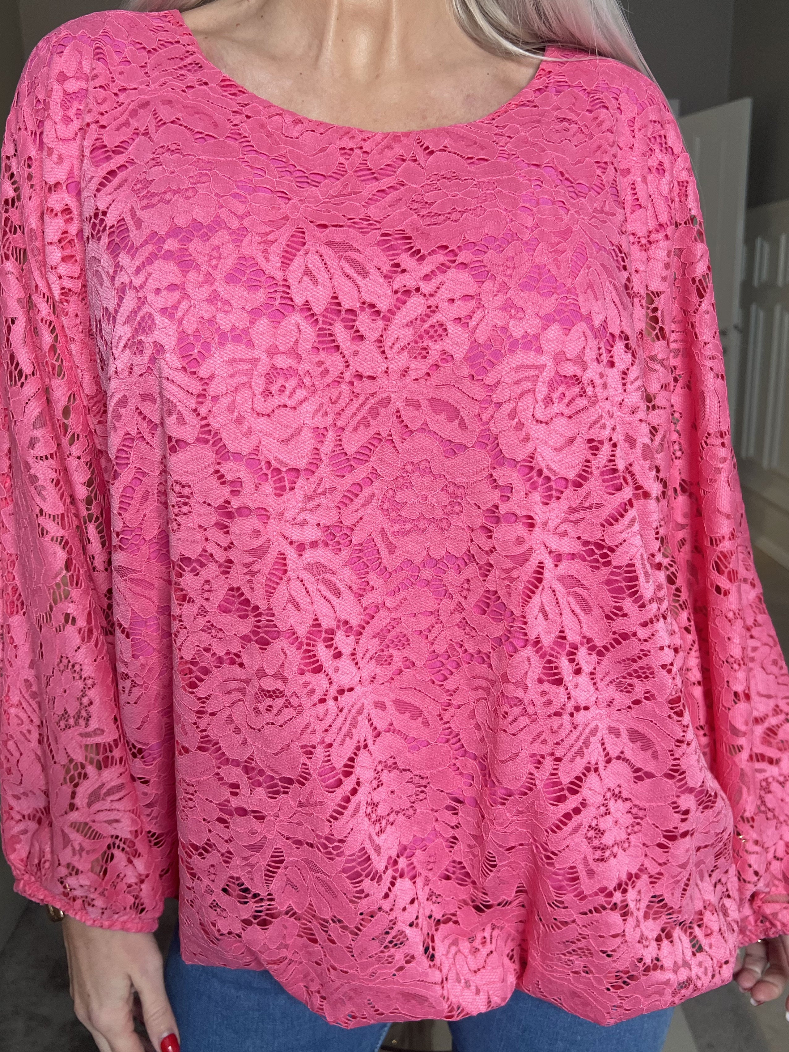 Destiny Lace - Spetsblus med fladdermusärmar